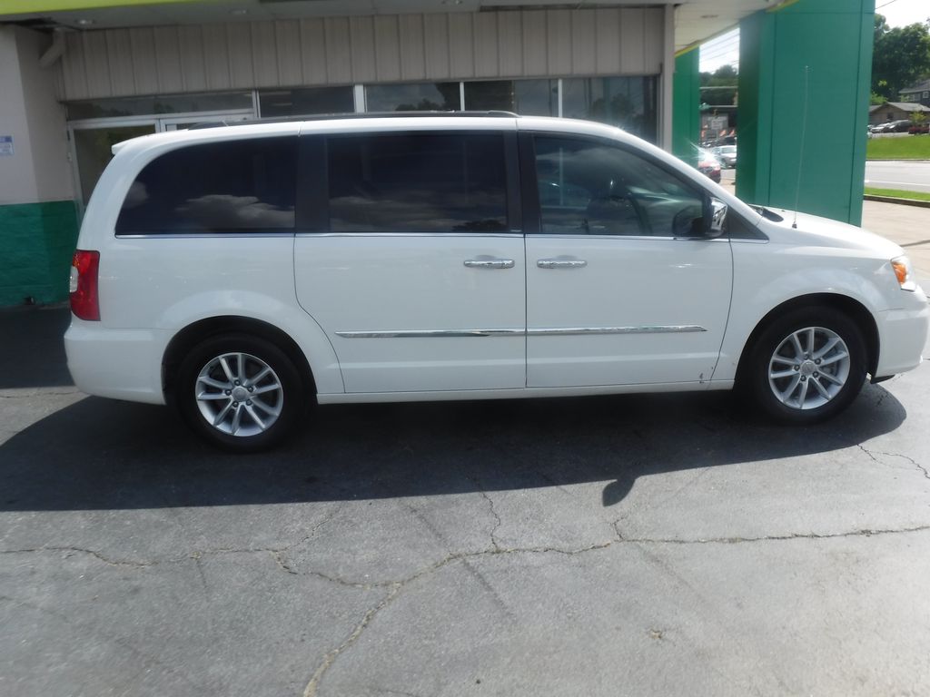 Used 2013 Chrysler Town & Country For Sale